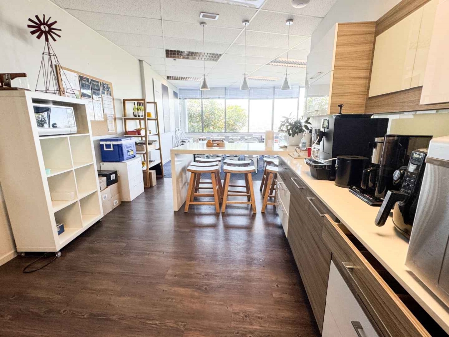 To Let Commercial Property for Rent in Plattekloof Western Cape
